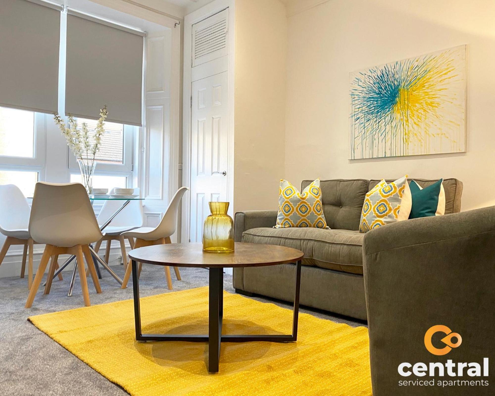 Central Serviced Apartments - Cosy 1 Bedroom - Modern - Close To Transport Links - Quiet Neighbourhood - Fast Wifi - Fully Equipped - Smart Tvs In All Rooms - Monthly Stays Welcome - Free Street Parking - Ideal Relocation To Dundee Accommodation מראה חיצוני תמונה